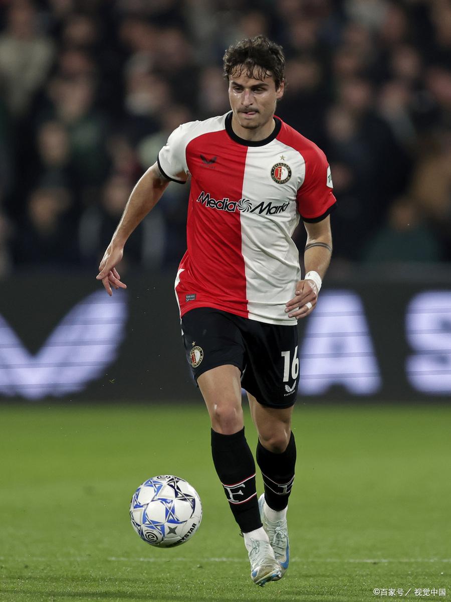 赛前德国杯焦点战，费耶诺德更衣室发声，震撼外界，赛程密集仍需轮换(费耶诺德对阿贾克斯精彩纷呈的比赛)