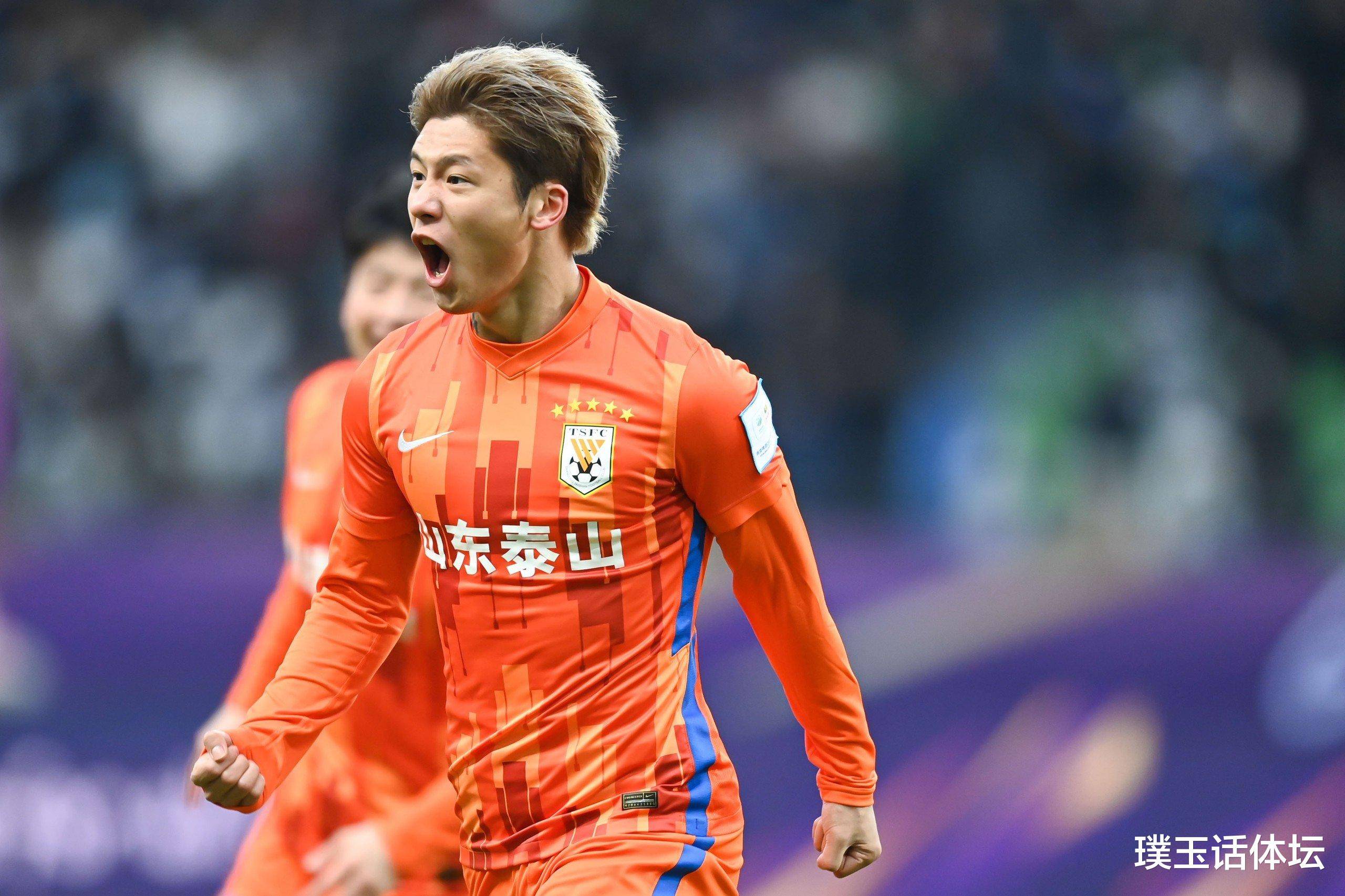 转会期社区盾焦点战，山东泰山官宣签约，震撼外界，轮换策略成焦点 