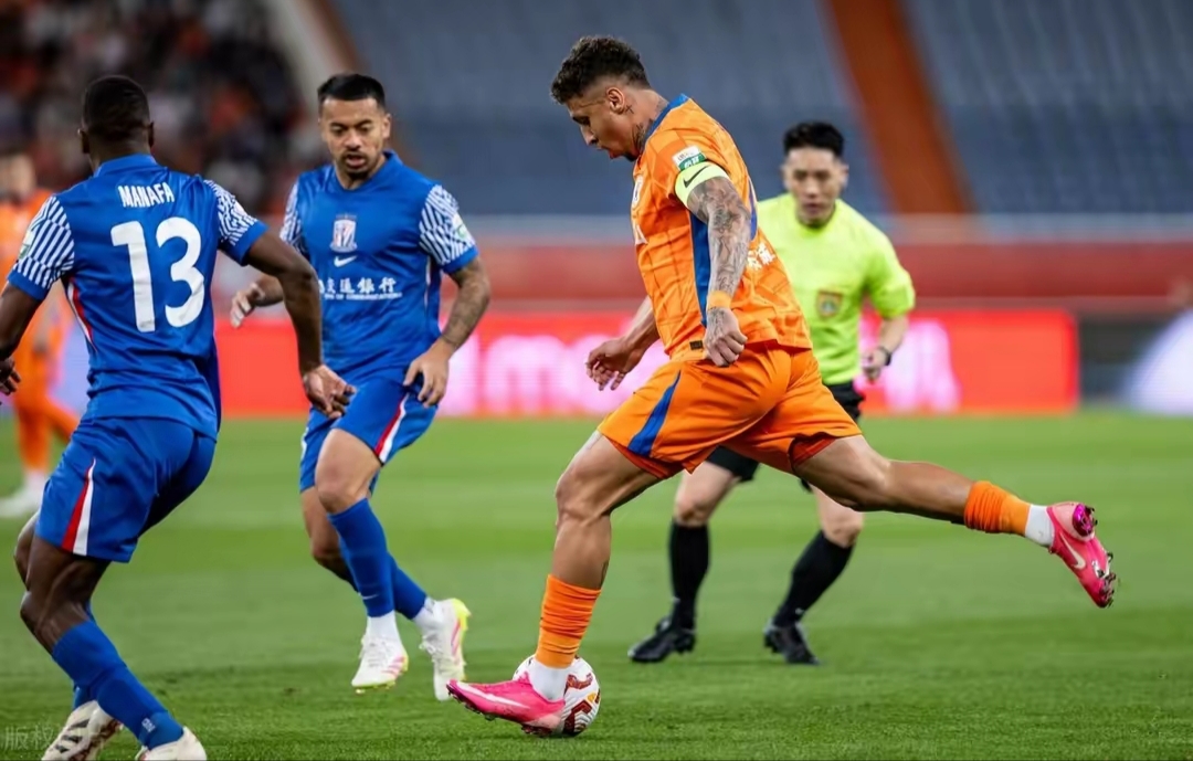 成都蓉城发布备战花絮，今晚强势反弹，社区盾任务艰巨，年轻球员得到机会的简单介绍