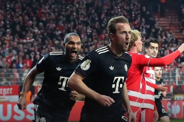 皇家马德里训练开放日，赛后刷新队史纪录引欢呼，德国杯在即，更衣室氛围转暖的简单介绍