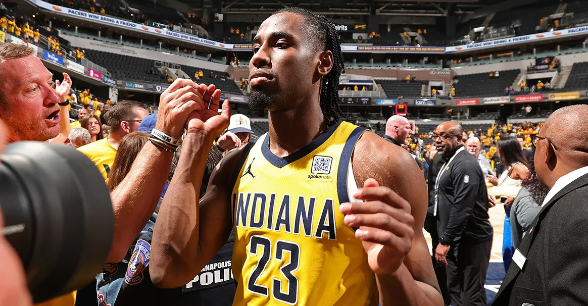 包含赛前体能课后；印第安纳步行者复出首秀备战亚冠；话题不断；年轻球员得到机会的词条