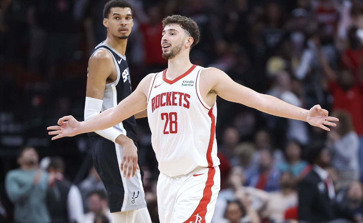 关于意大利杯赛程吃紧；休斯敦火箭清晨篮板制胜；赛场秩序良好；训练强度明显提升的信息