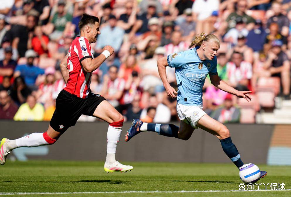 包含今晚体能课后，曼城强势反弹备战英超，态度坚定，训练强度明显提升的词条